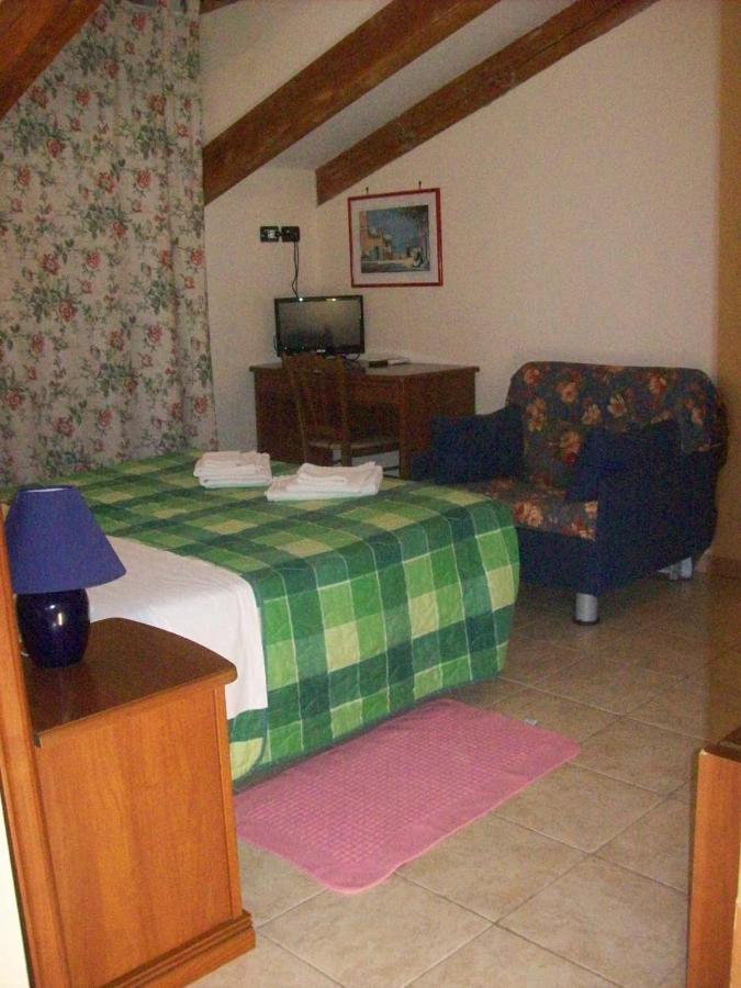 Hotel La Pineta Albenga Esterno foto