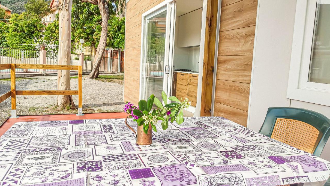 Hotel La Pineta Albenga Esterno foto