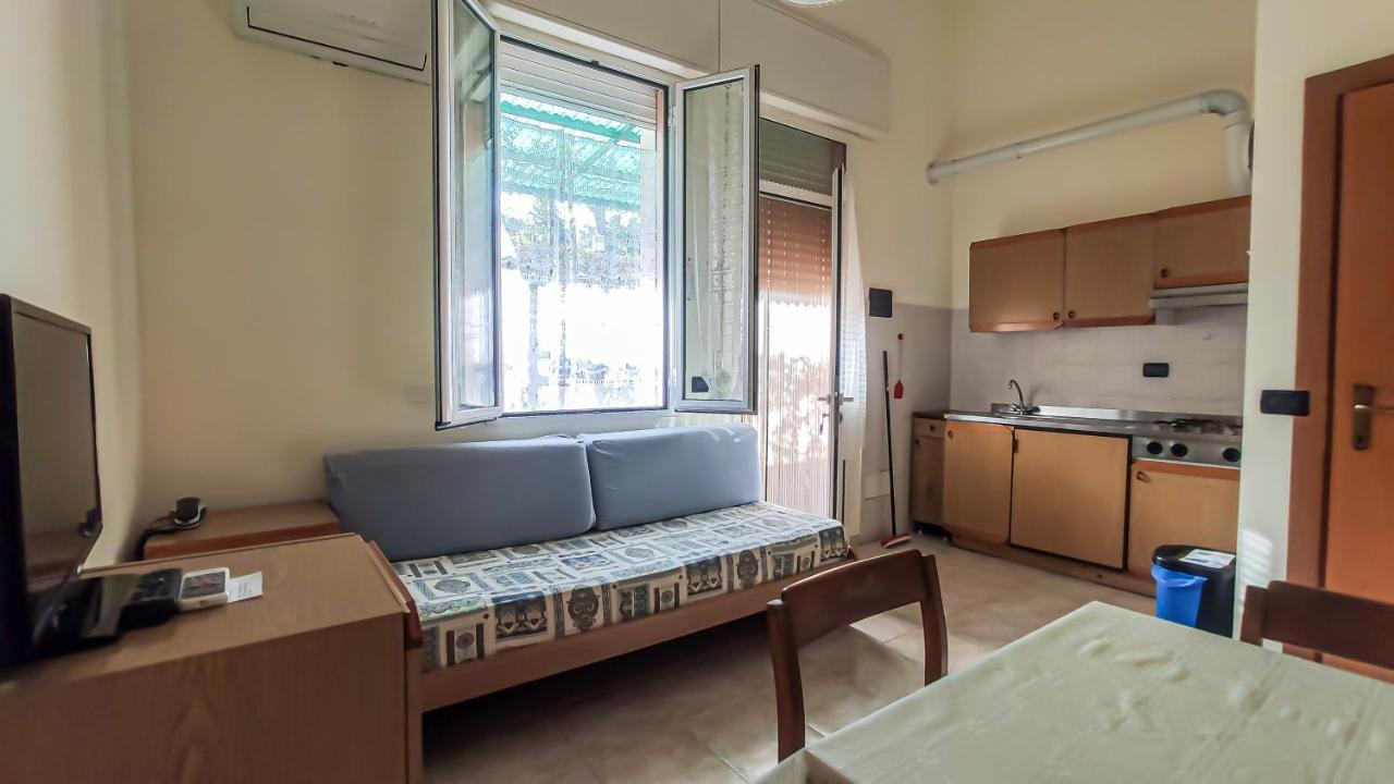 Hotel La Pineta Albenga Esterno foto