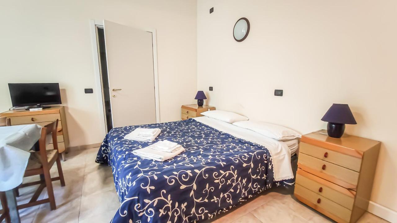 Hotel La Pineta Albenga Esterno foto