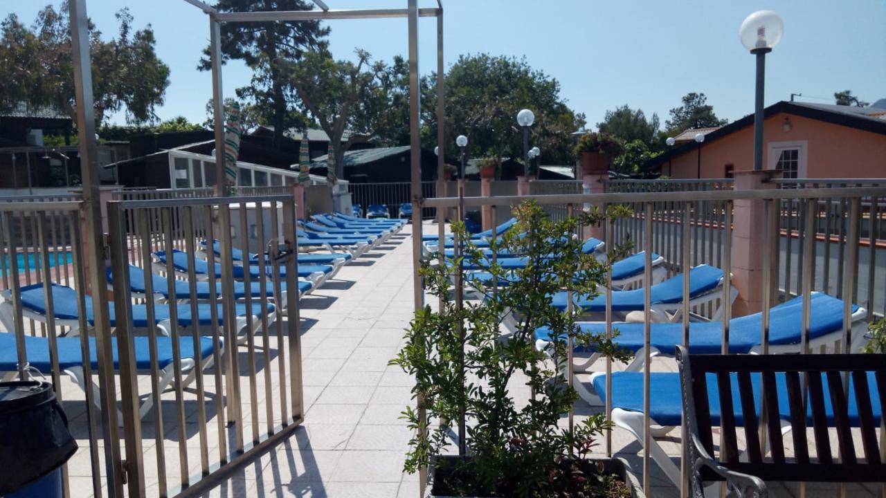 Hotel La Pineta Albenga Esterno foto