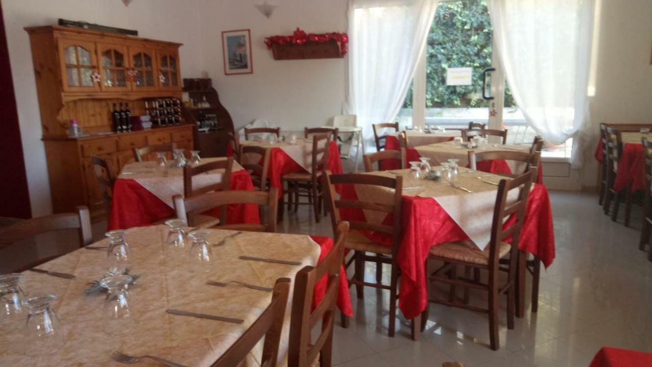Hotel La Pineta Albenga Esterno foto