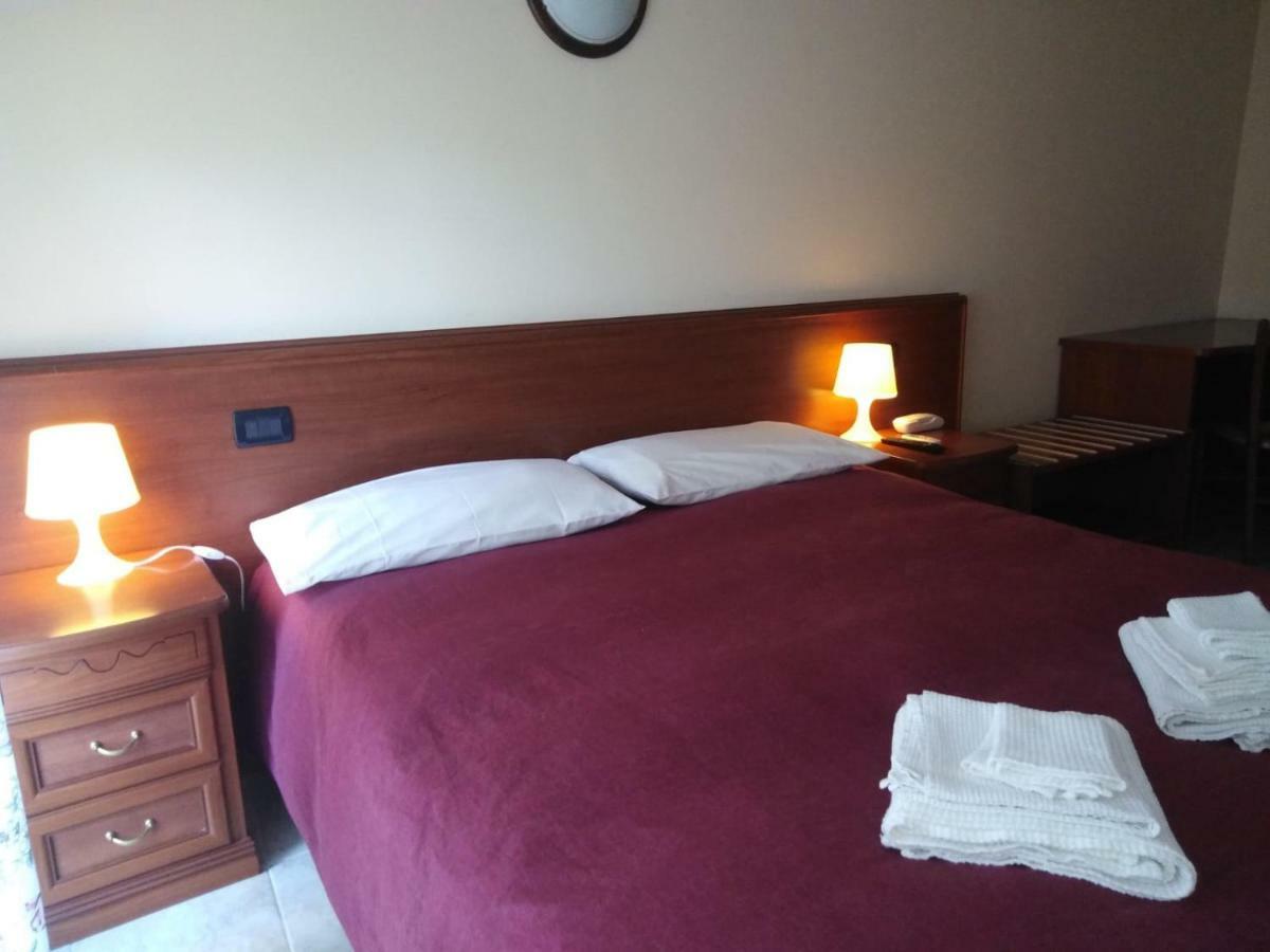 Hotel La Pineta Albenga Esterno foto